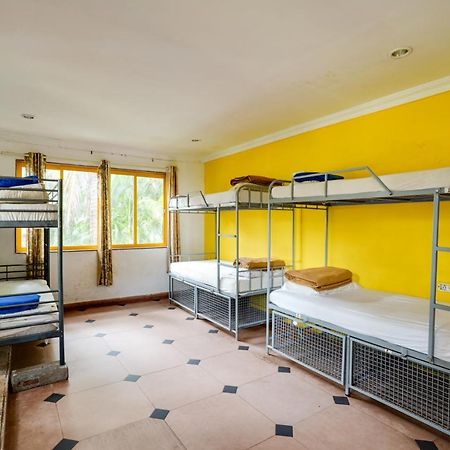 Piggy Calangute By Urban Nomads - Dorms & Pvt Rooms GOA Екстериор снимка