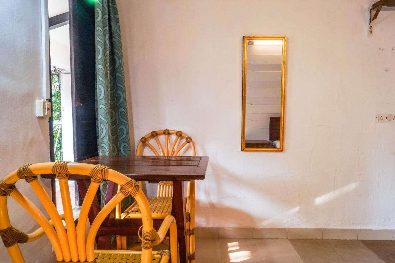 Piggy Calangute By Urban Nomads - Dorms & Pvt Rooms GOA Екстериор снимка