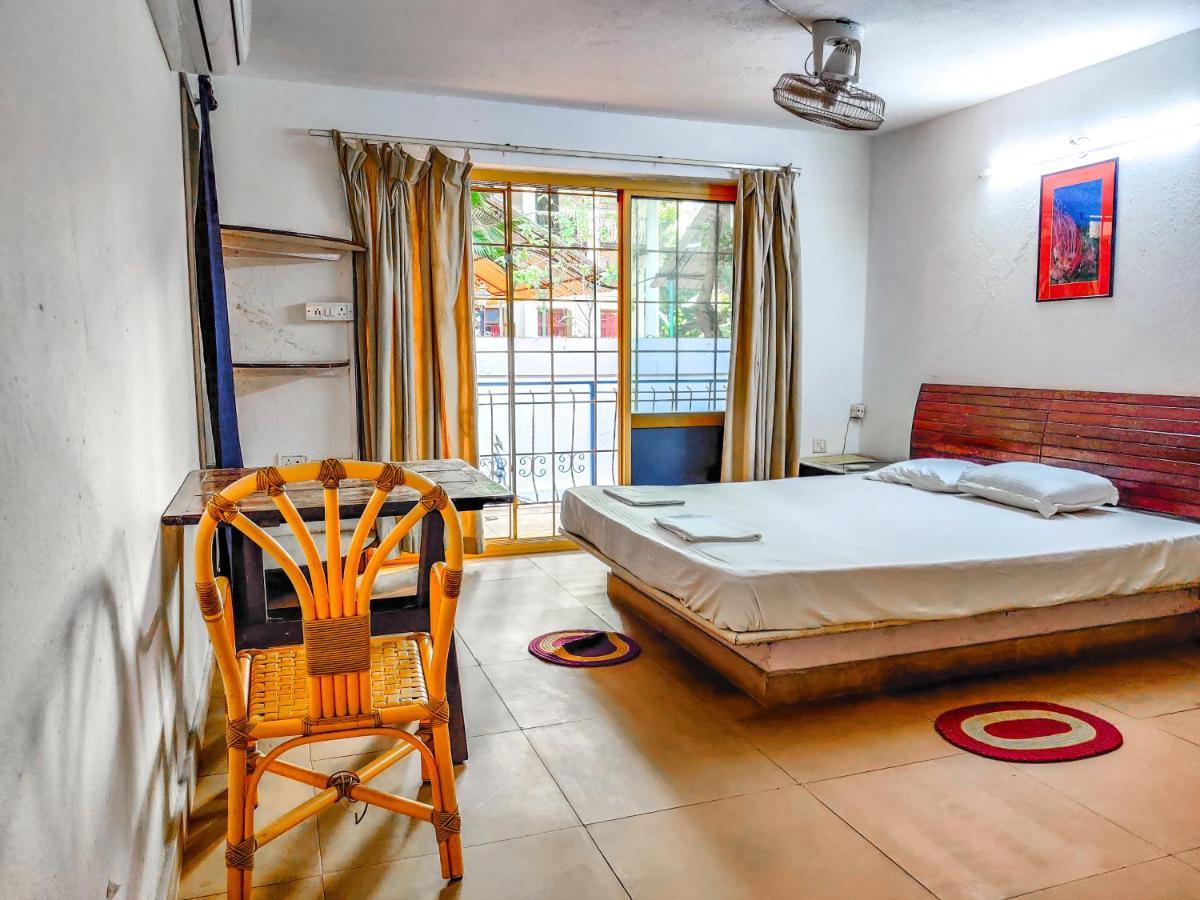 Piggy Calangute By Urban Nomads - Dorms & Pvt Rooms GOA Екстериор снимка