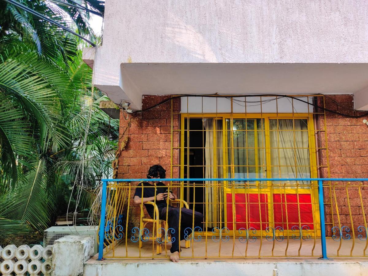 Piggy Calangute By Urban Nomads - Dorms & Pvt Rooms GOA Екстериор снимка