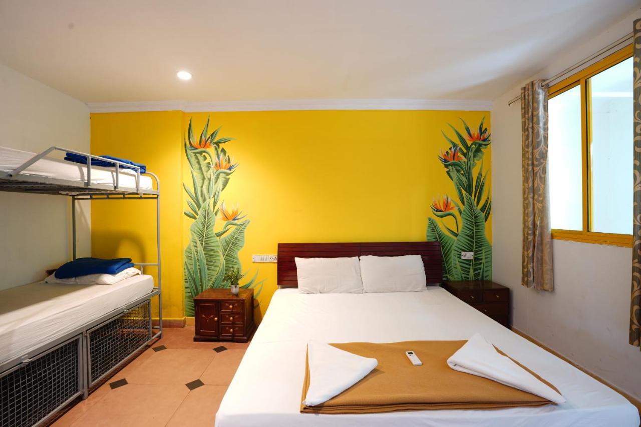 Piggy Calangute By Urban Nomads - Dorms & Pvt Rooms GOA Стая снимка